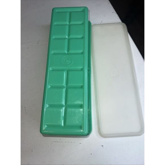 Vintage Tupperware Egg Veggie Celery Keeper # 892-10 With Lid Vibrant Green - Picture 5 of 7